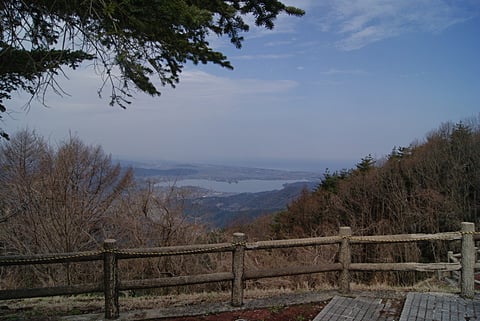 鉢伏山から見た東郷湖